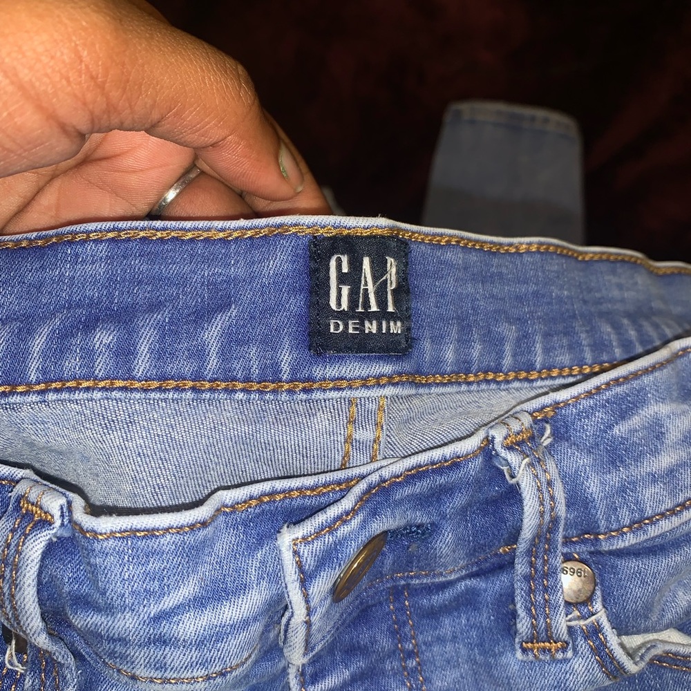I am selling some light blue skinny jeans
